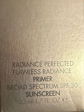 Radiance Perfected Flawless Radiance Primer Sunscreen - Silver